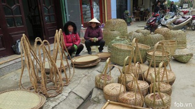 恢复传统竹编业帮助少数民族同胞提高经济收入